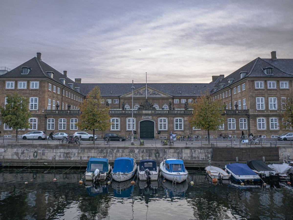 Large With Canal View In Cph Apartament