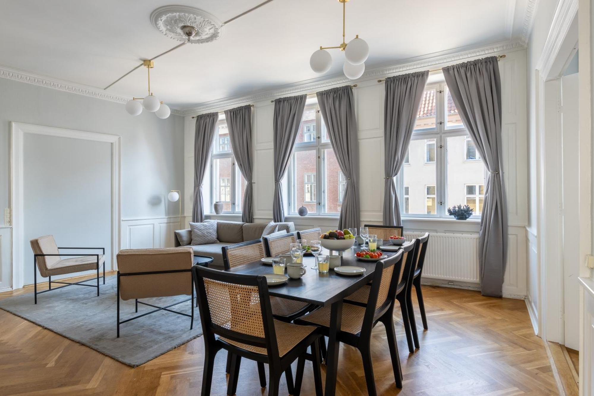 Apartament Large With Canal View In Cph